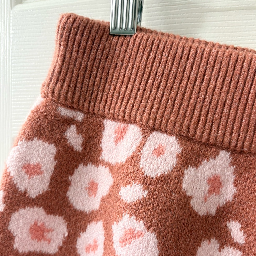 UGG NWT Shaina Shorts Knit Blend Brown Pink Floral Size L - Picture 4 of 10